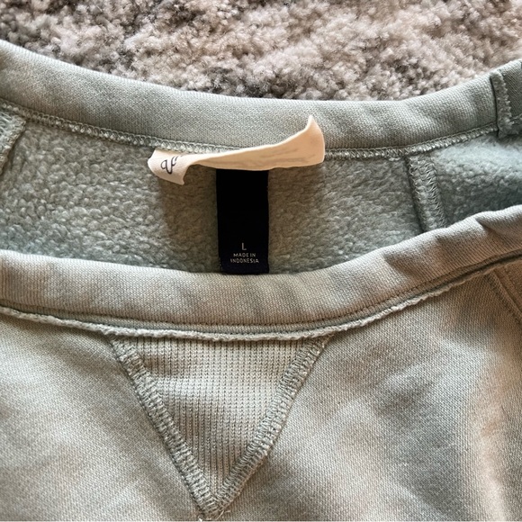 Universal thread sweatshirt - Picture 3 of 4